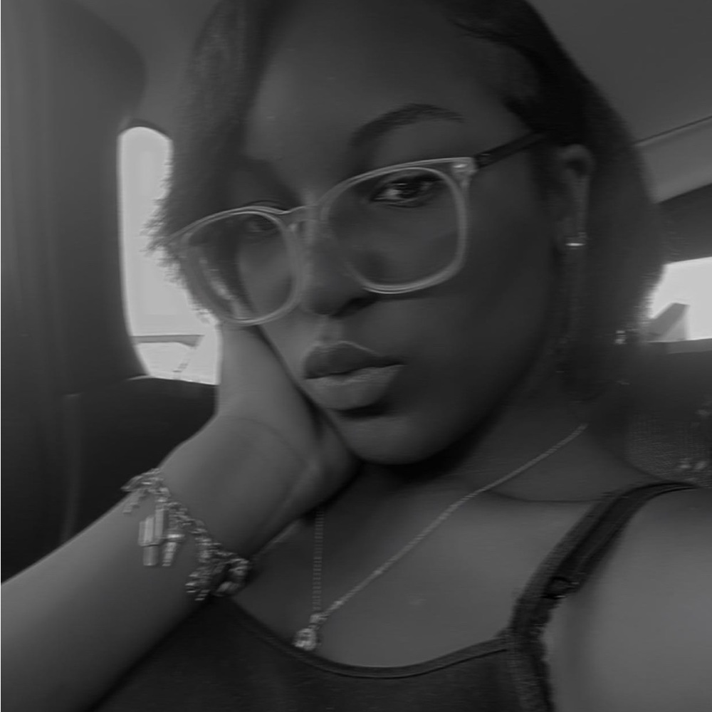 Meet your Posher, Akynli